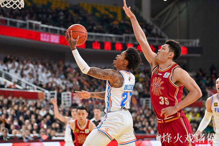 约瑟夫-杨全场出战13分钟，投篮10中6得到15分4篮板2助攻